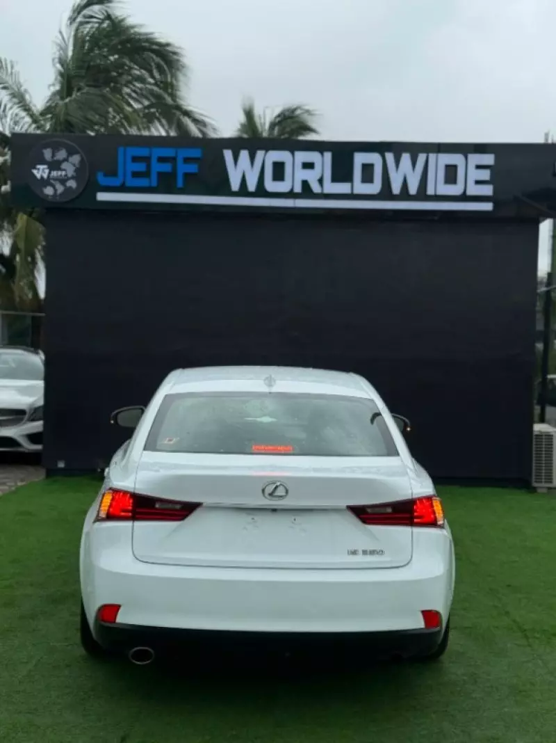 Lexus IS - 2014