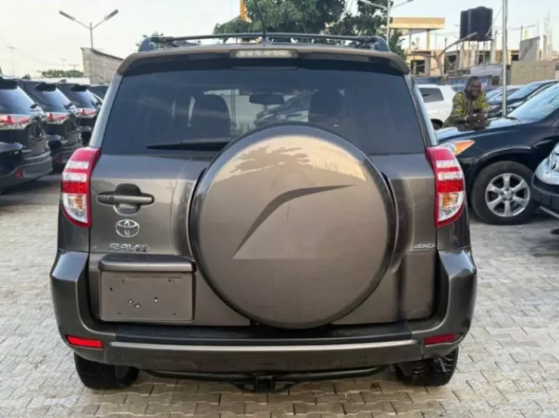 TOYOTA RAV 4   - 2011