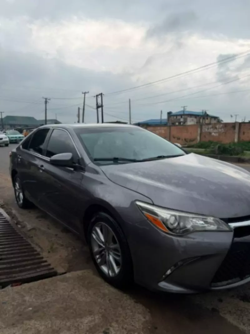 TOYOTA Camry - 2016