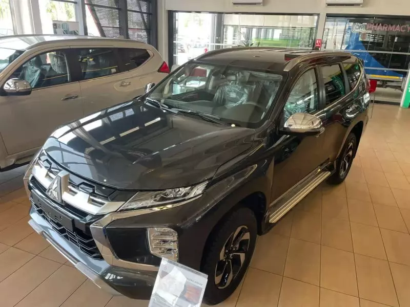 Mitsubishi Pajero Sport   - 2025