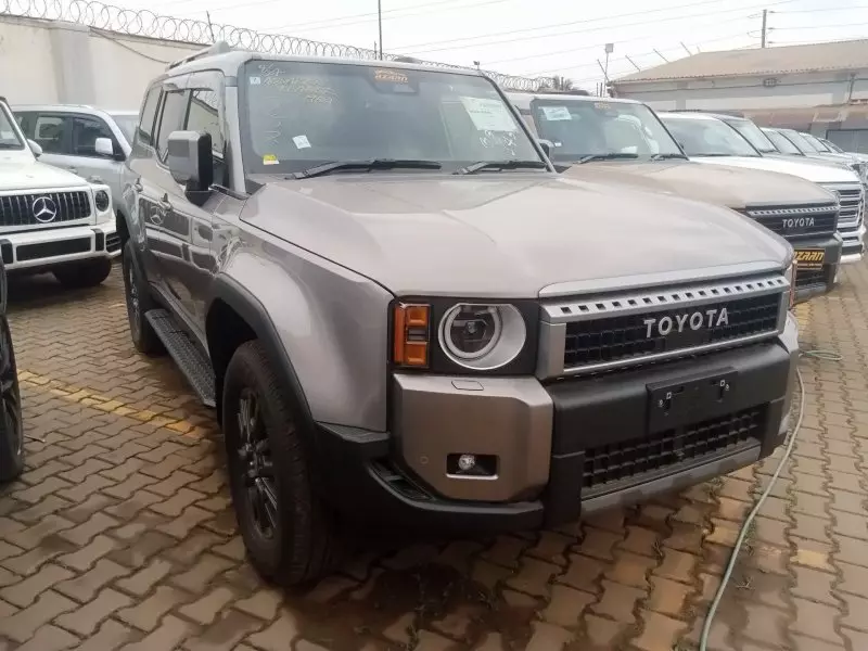 Toyota Landcruiser Prado - 2023