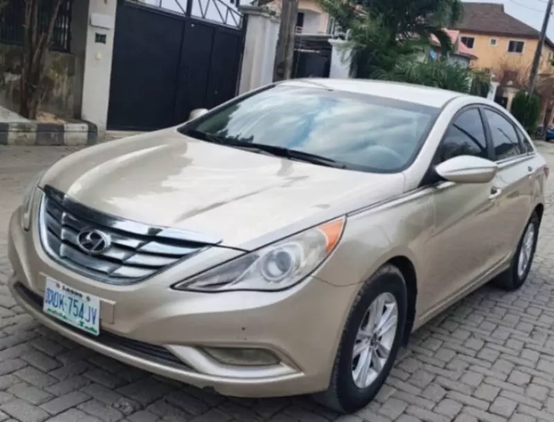 Hyundai Sonata - 2011