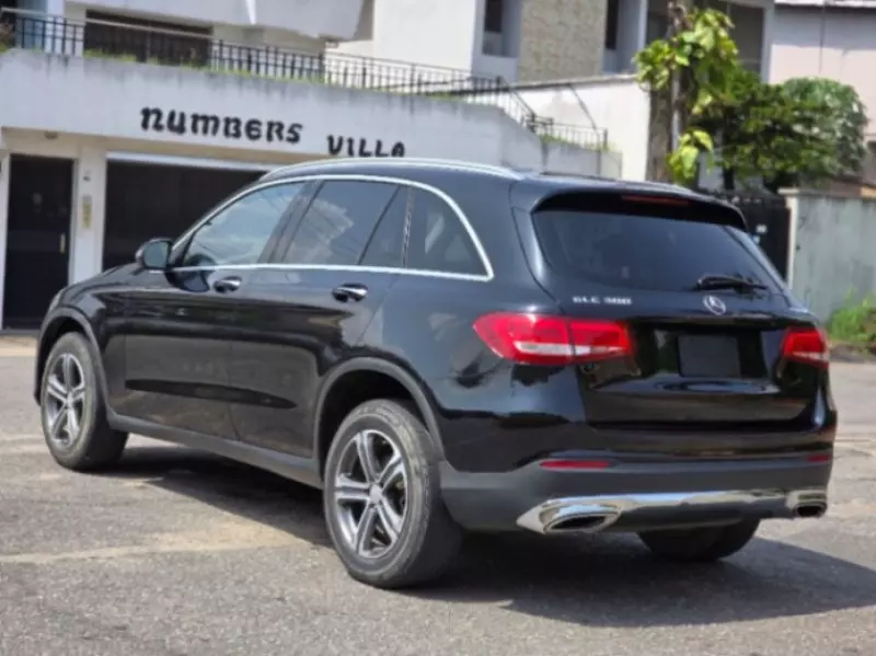 Mercedes-Benz GLC 300   - 2016