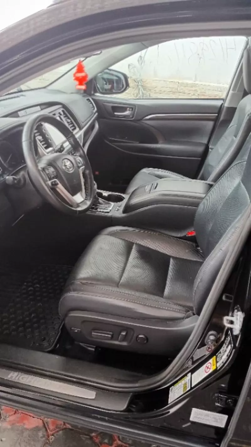 Toyota Highlander   - 2014