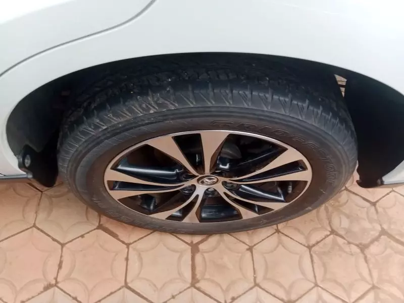 Toyota Harrier   - 2016