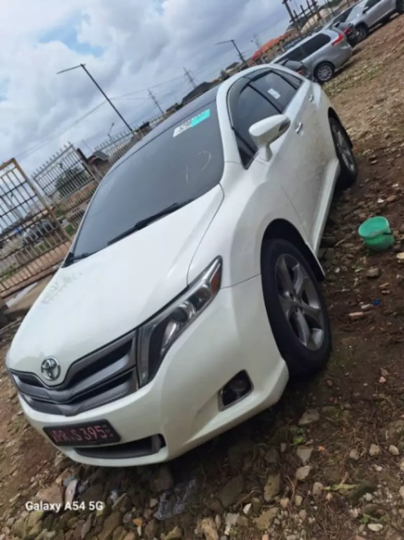 Toyota Venza   - 2013