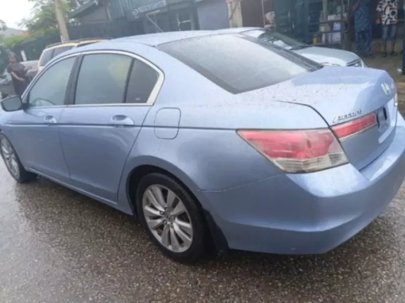 Honda Accord   - 2011