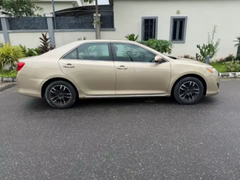 Toyota Camry   - 2012