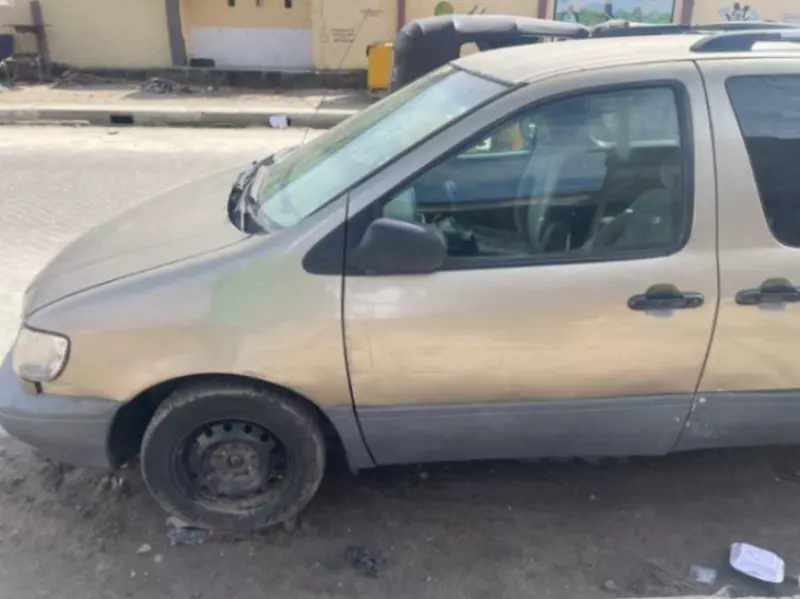 Toyota Sienna   - 2002