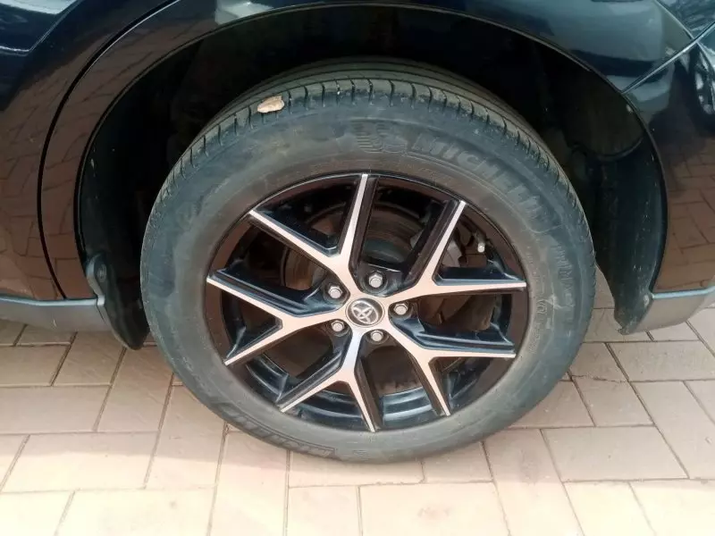 Toyota Harrier   - 2016