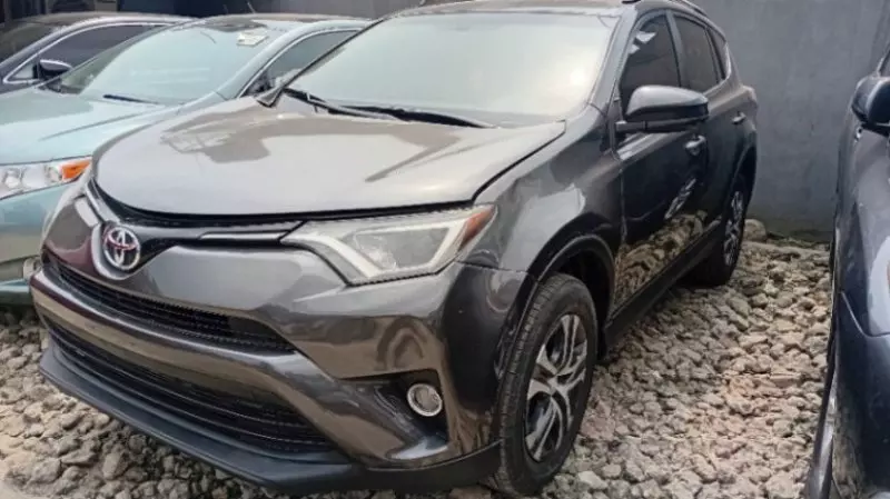 Toyota RAV4   - 2017
