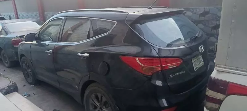 Hyundai Santa Fe   - 2015