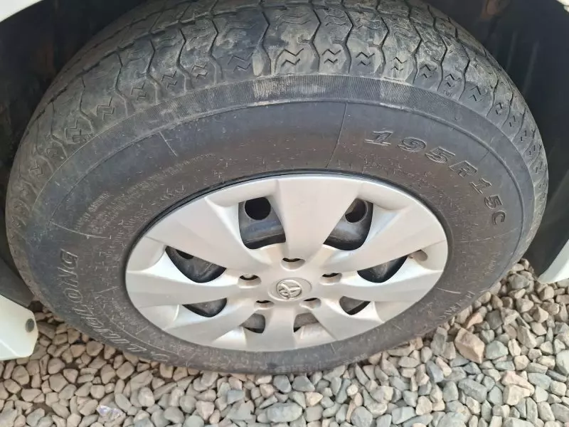 TOYOTA Noah - 2010