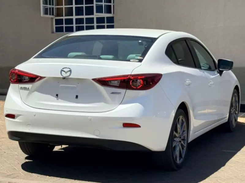 Mazda Axela    - 2018