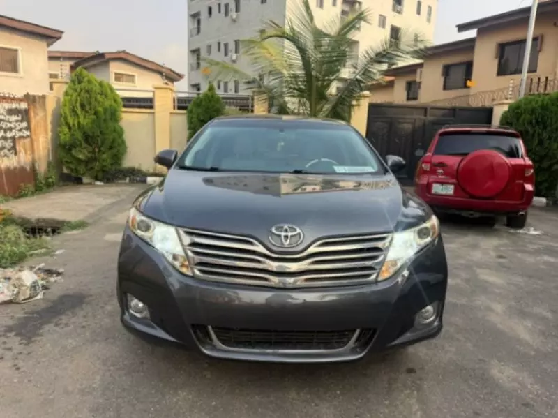 Toyota Venza   - 2011