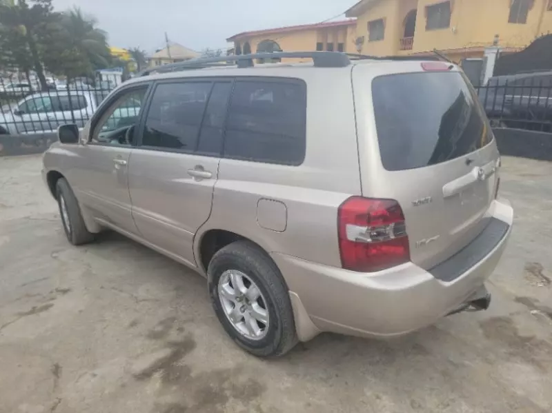 TOYOTA Highlander - 2004