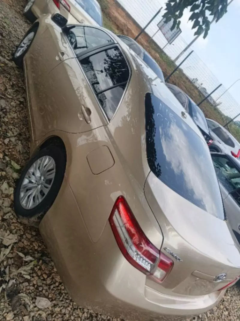 TOYOTA Camry   - 2011