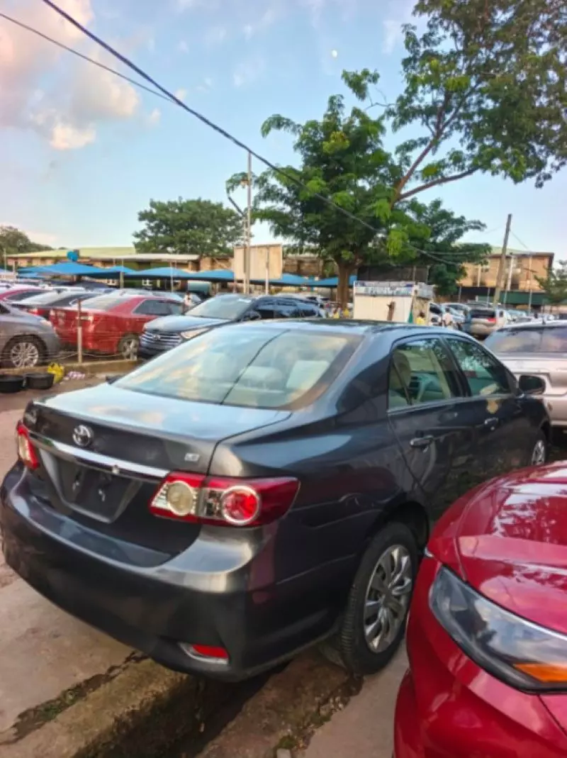 TOYOTA Corolla   - 2012