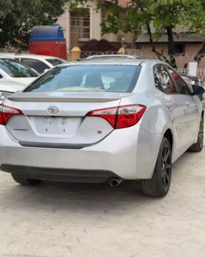 Toyota Corolla   - 2016
