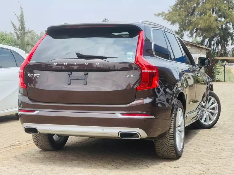 Volvo XC90   - 2018