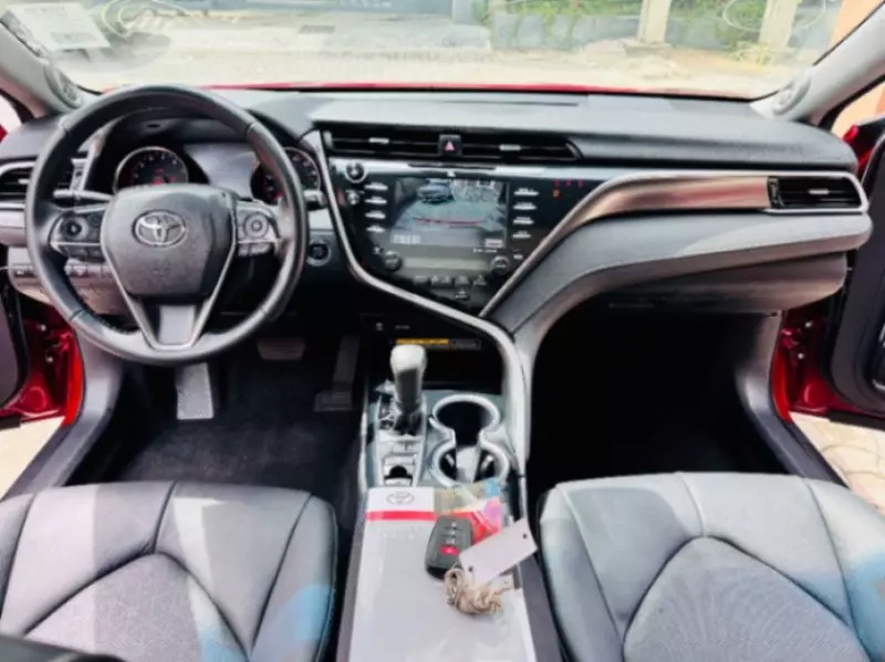 Toyota Camry   - 2018