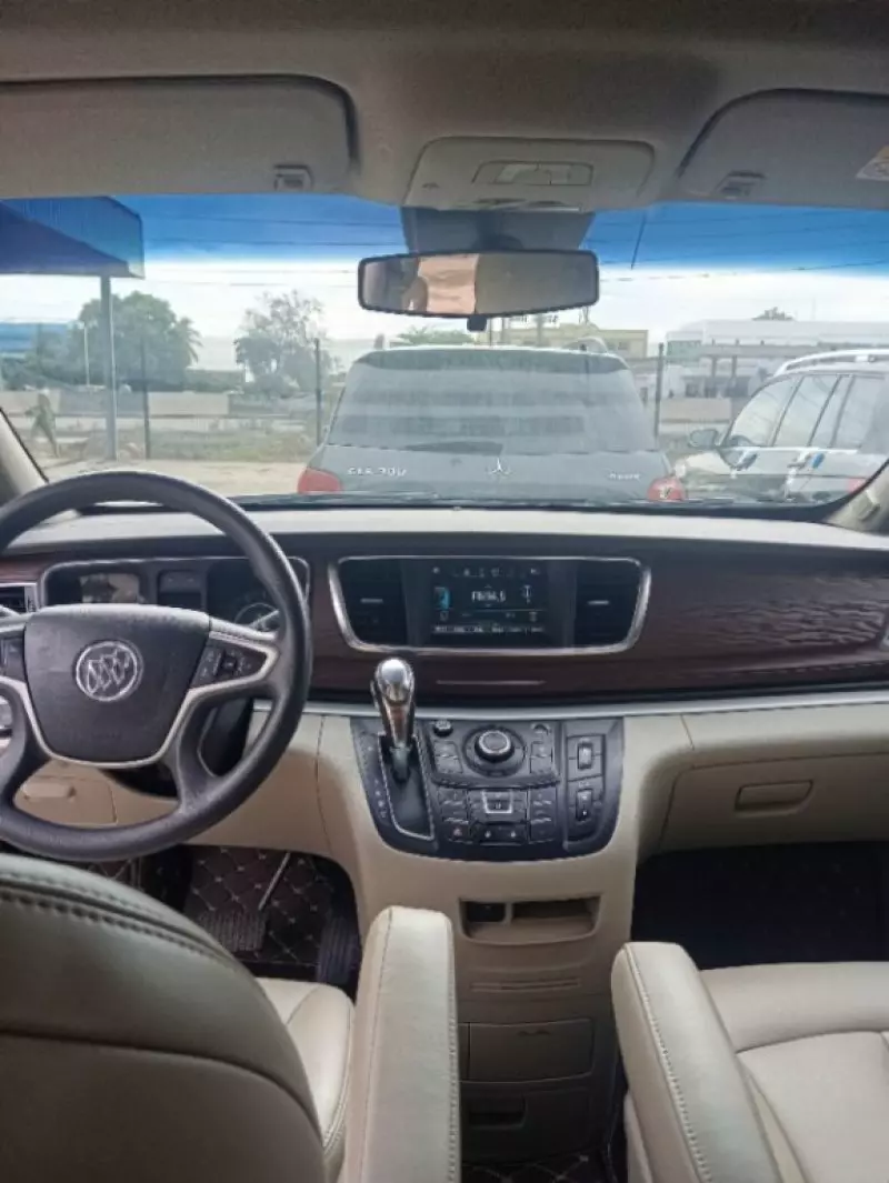 Buick Regal   - 2018