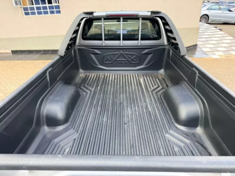 TOYOTA Hilux   - 2018