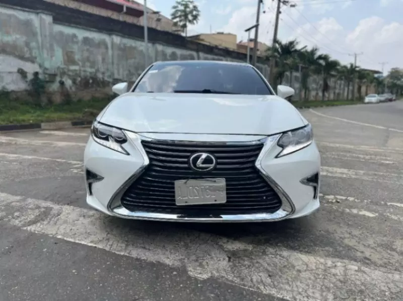 Lexus ES 350   - 2013