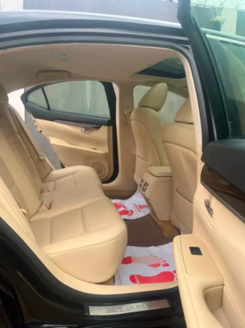Lexus ES   - 2013