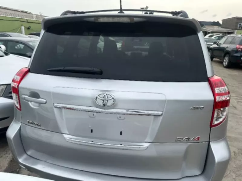 Toyota RAV4   - 2010