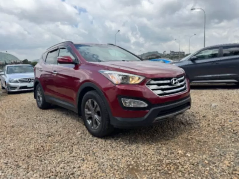 Hyundai Santa Fe   - 2014