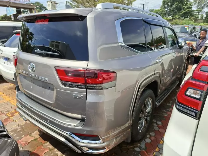 Toyota Landcruiser ZX   - 2023