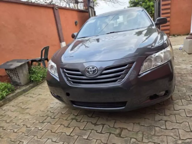 TOYOTA Camry - 2009