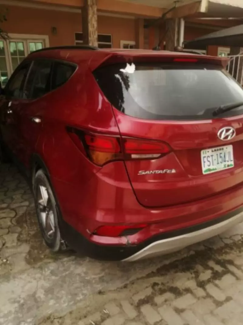 Hyundai Santa Fe   - 2014