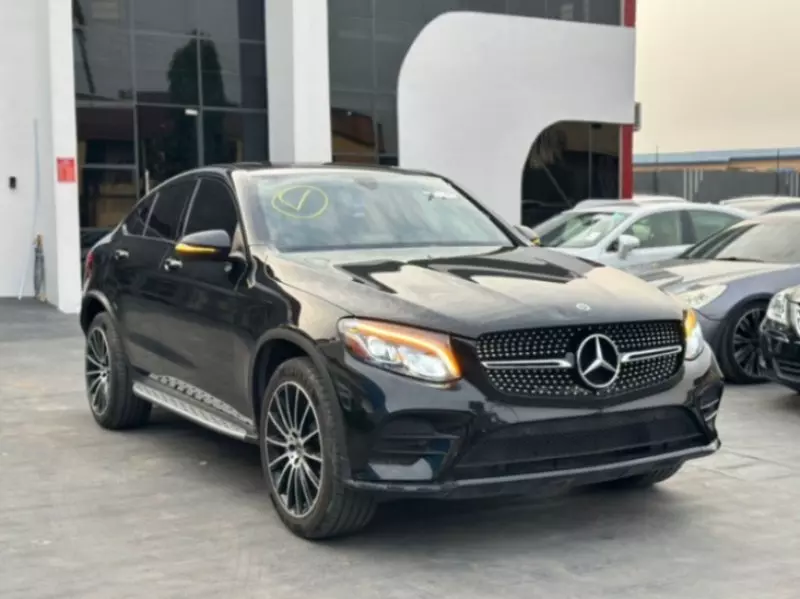Mercedes-Benz GLC 300   - 2017
