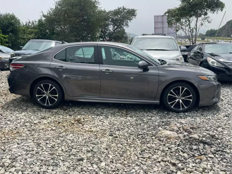 TOYOTA Camry   - 2020