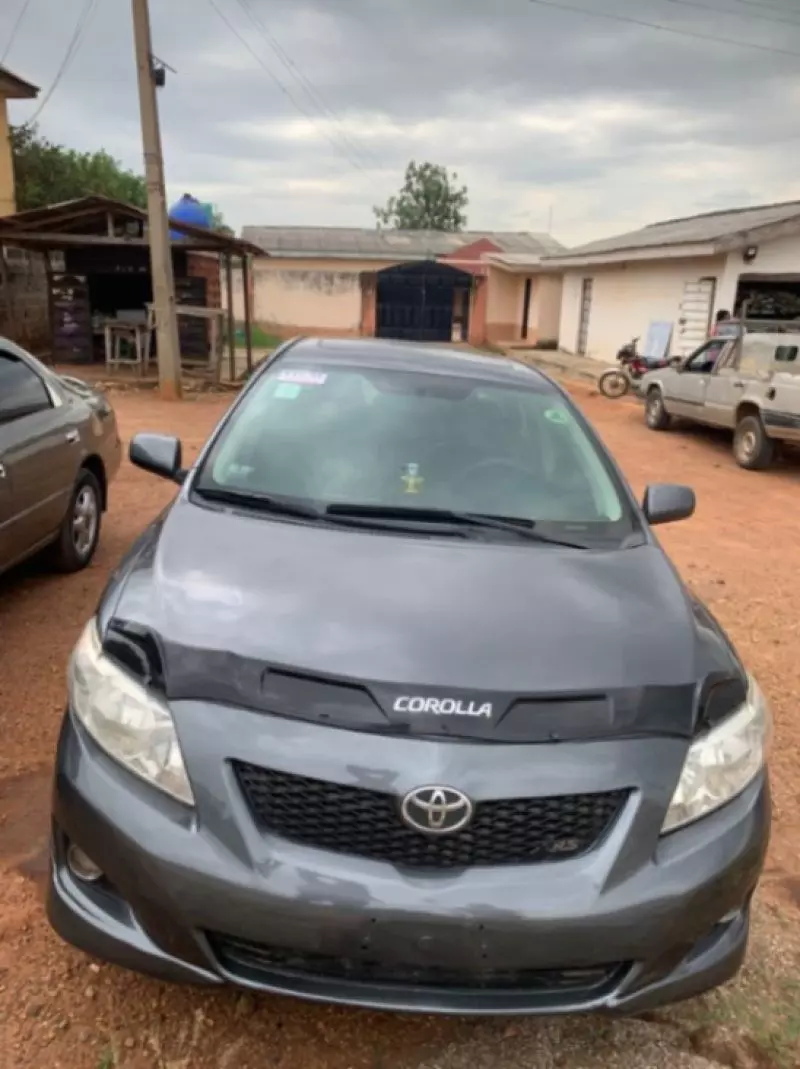 Toyota Corolla   - 2009