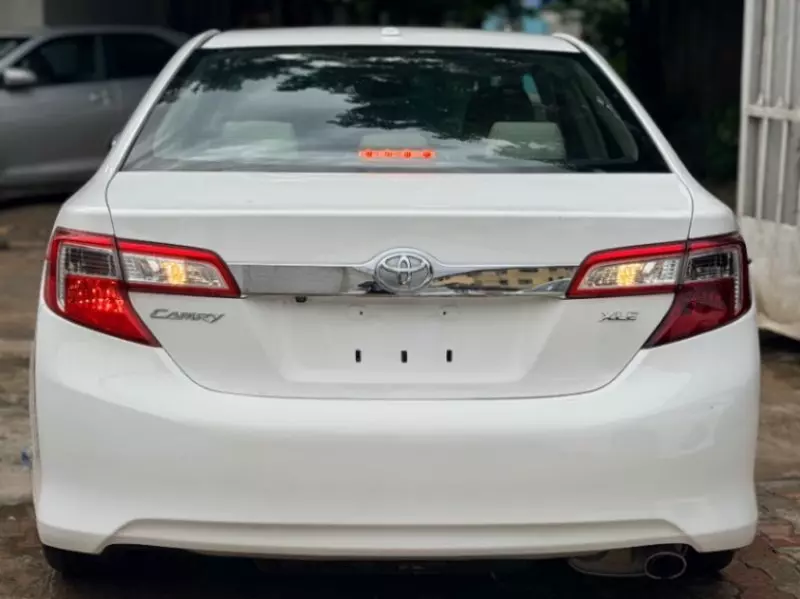 TOYOTA Camry - 2012