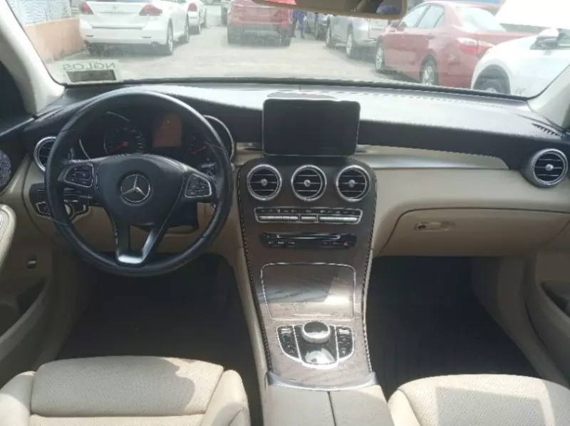 Mercedes-Benz GLC 300   - 2018