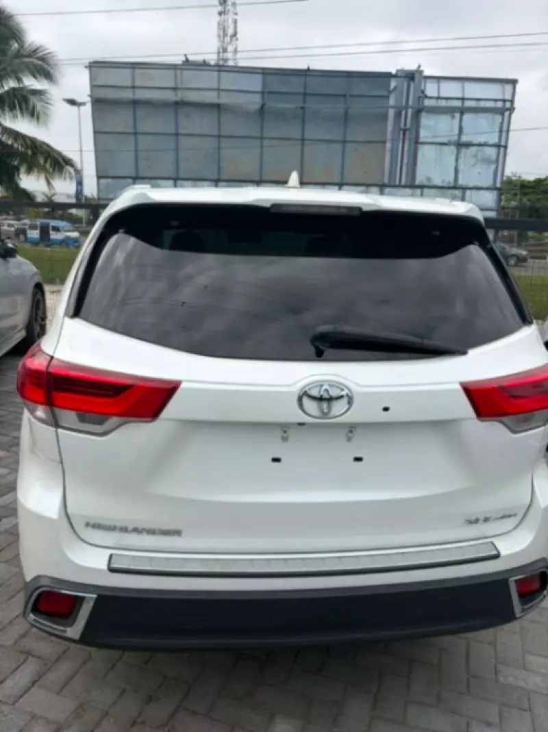 TOYOTA Highlander   - 2018
