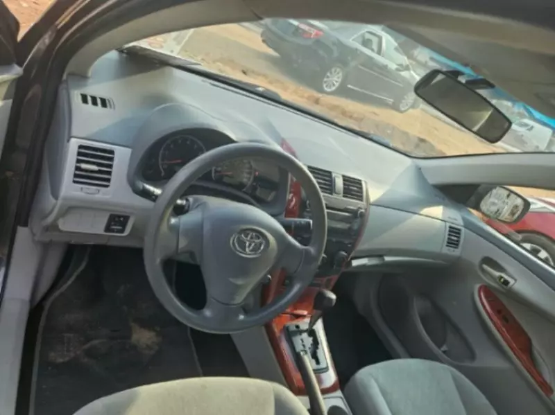 TOYOTA Corolla   - 2010
