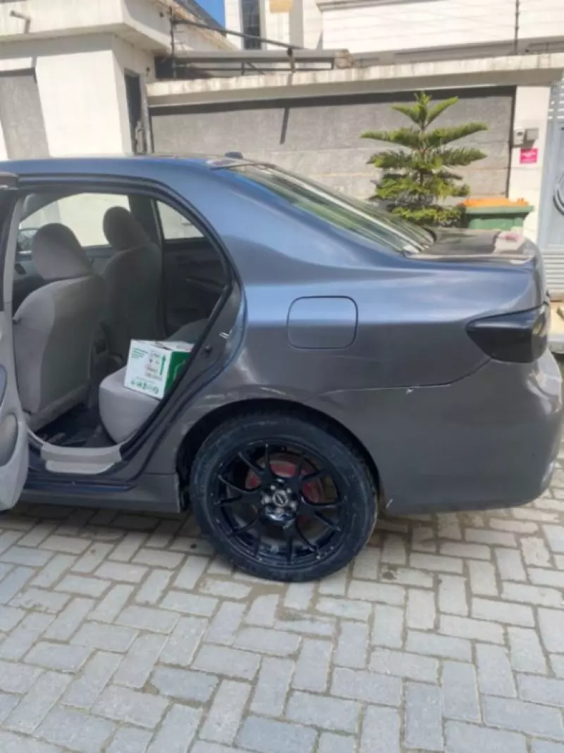 Toyota Corolla   - 2011