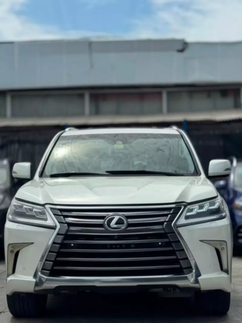 Lexus LX 570 - 2018