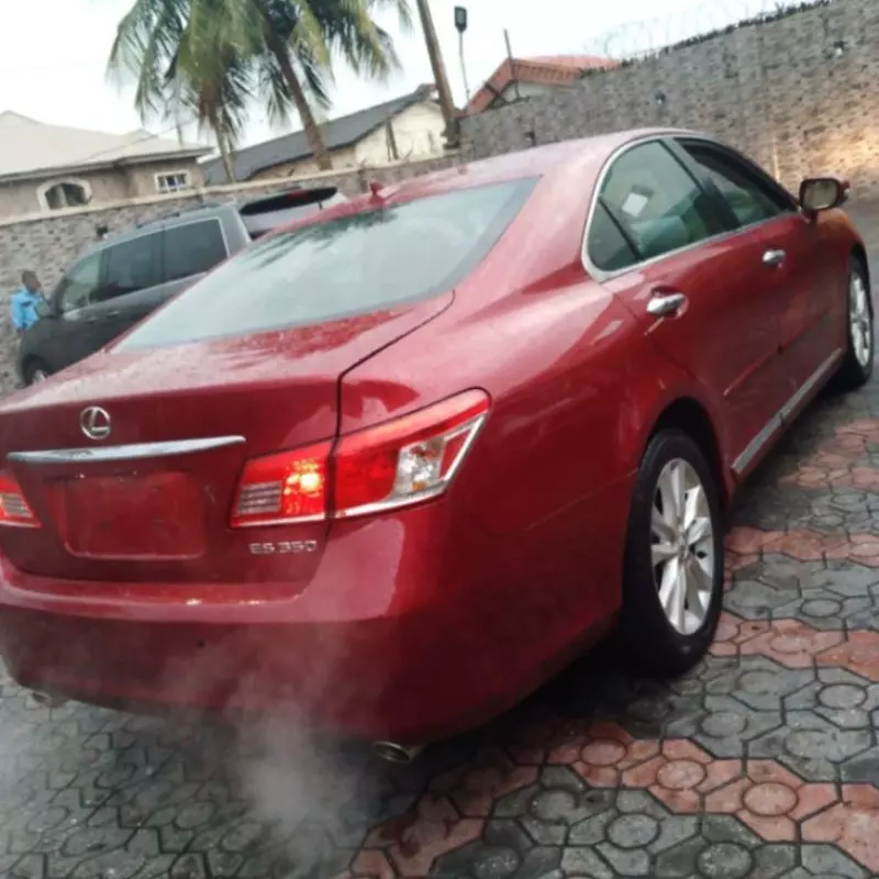 Lexus ES - 2011