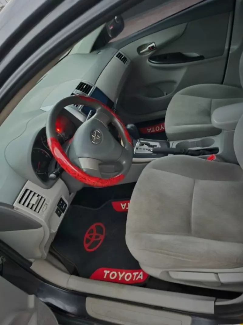 Toyota Corolla   - 2010