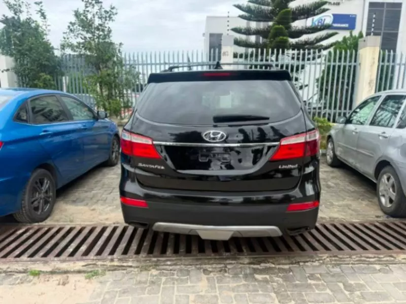 Hyundai Santa Fe   - 2014