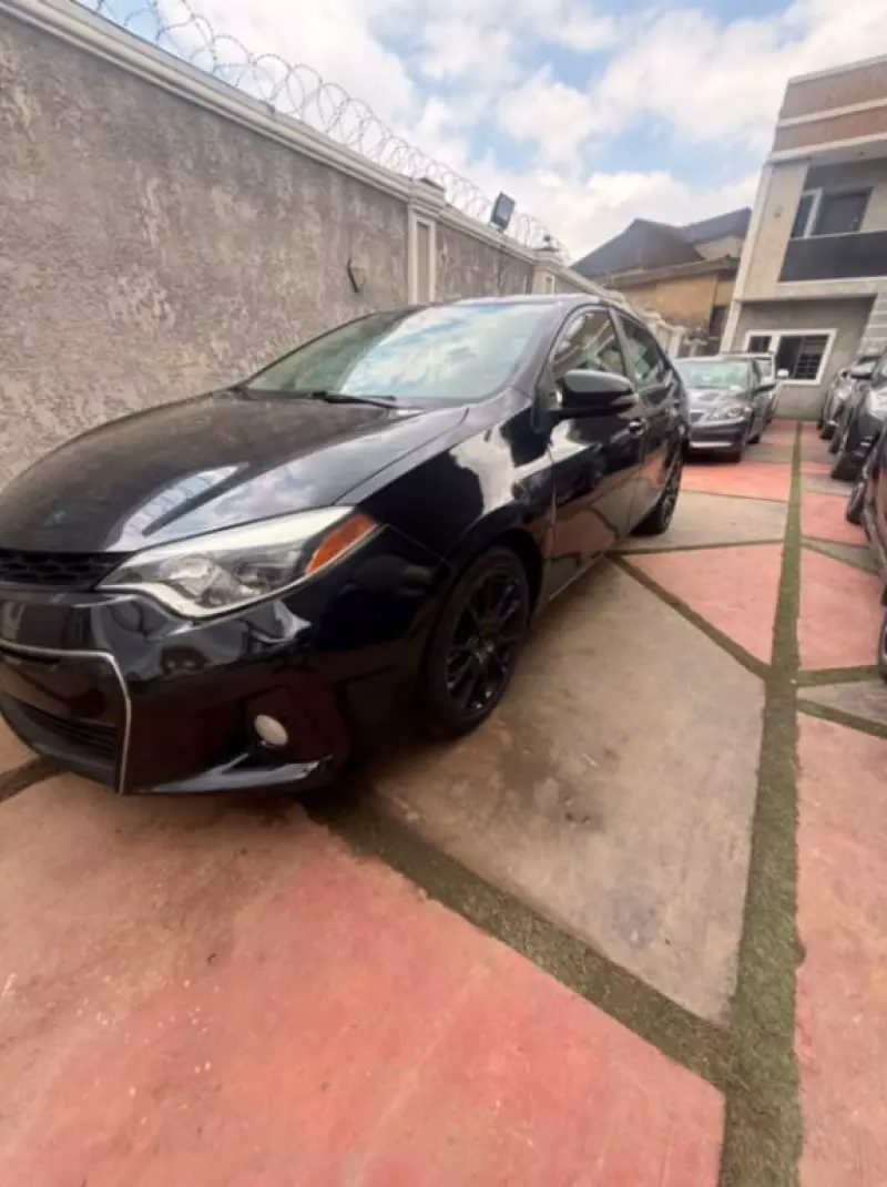 TOYOTA Corolla   - 2016