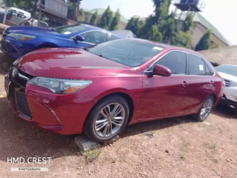 TOYOTA Camry - 2015