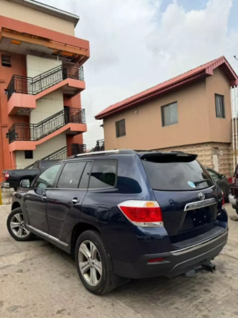 TOYOTA Highlander   - 2012