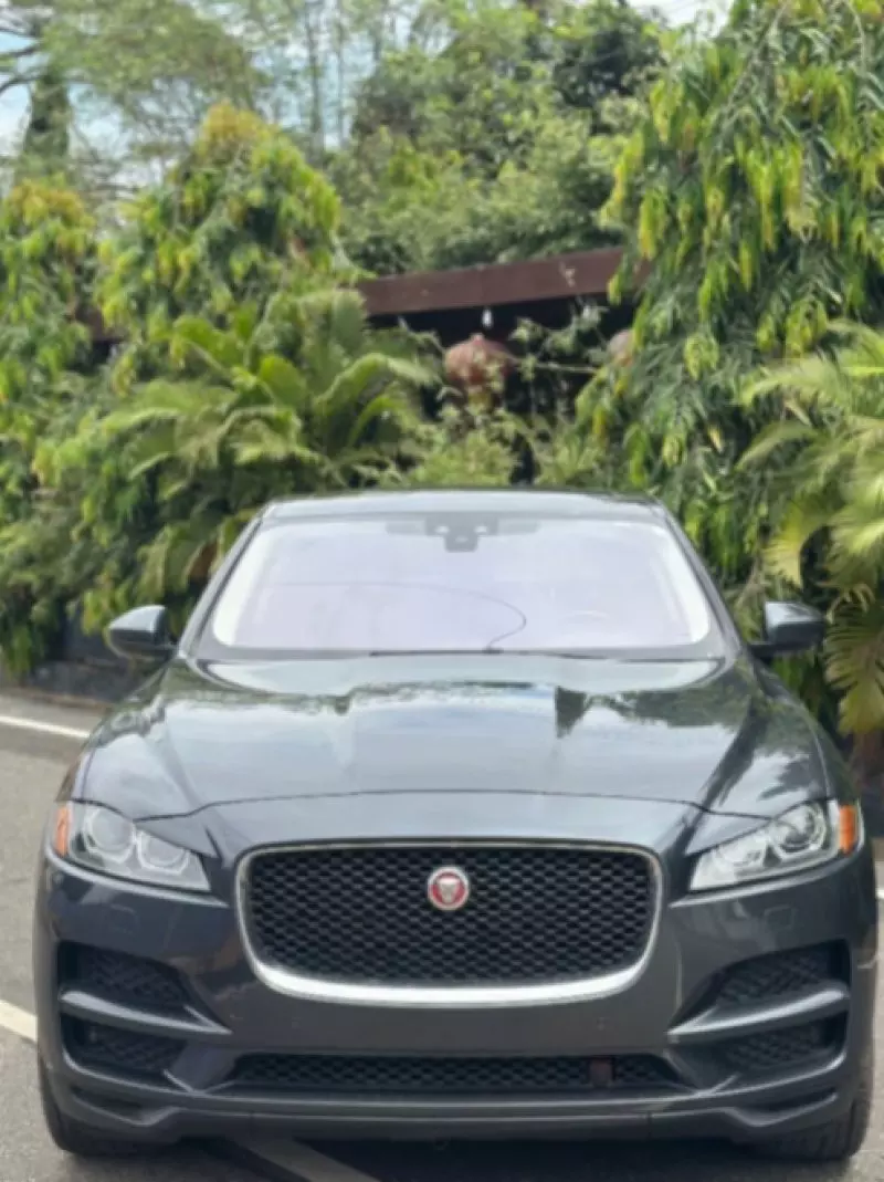 Jaguar F-Pace   - 2018